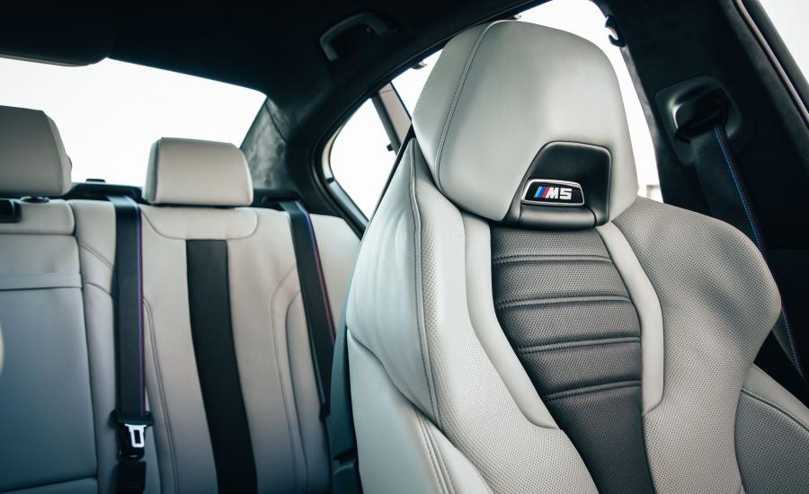 Интерьер BMW M5 Competition (F90) 2018 года  (NA) (фото 25 из 40)